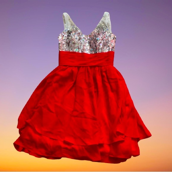 Stunning Orange-Red Prom Dress - Elegant Gown for a Memorable Evening - Picture 3 of 9